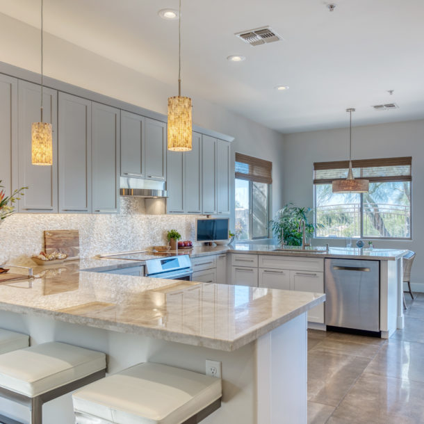 Casual-Dining-Kitchen--610x610
