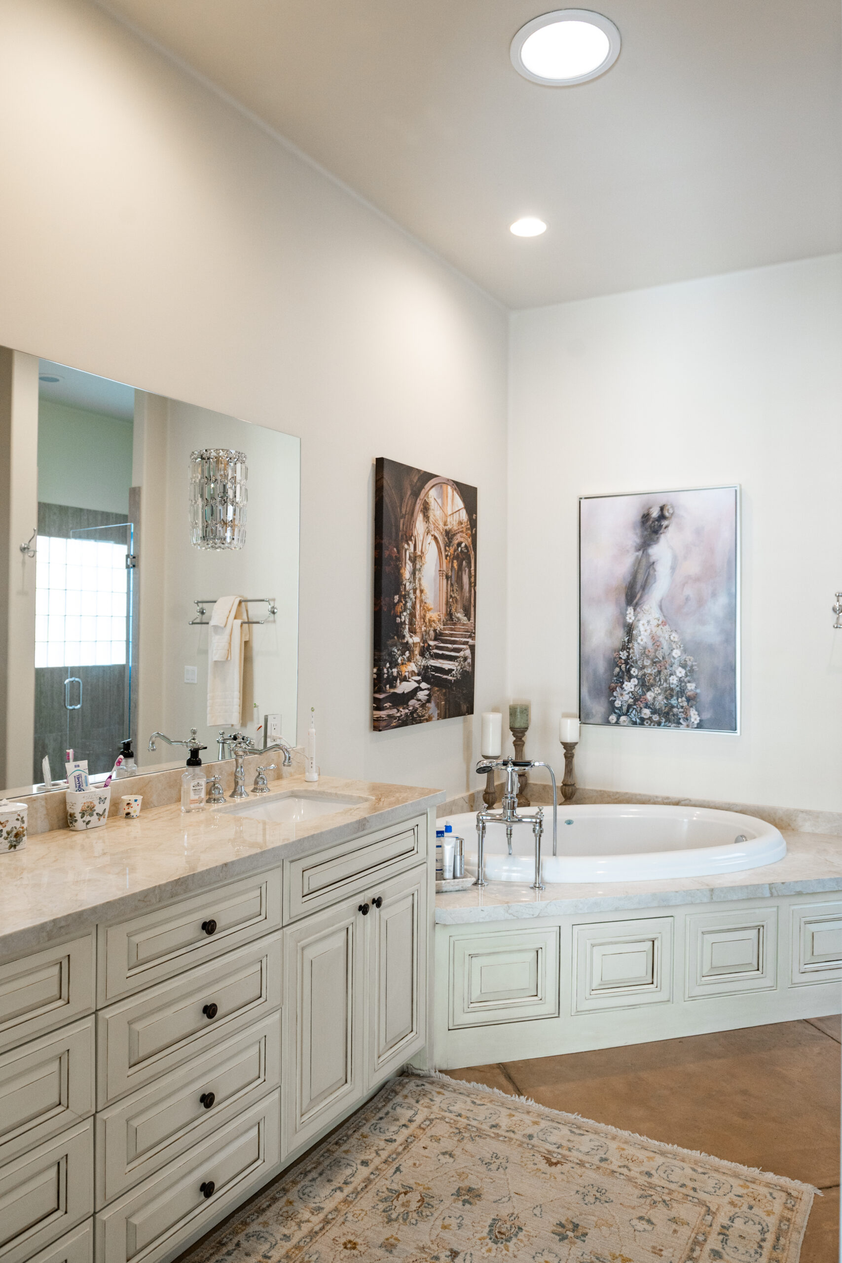 Bathroom2-HummingbirdLn-02-scaled