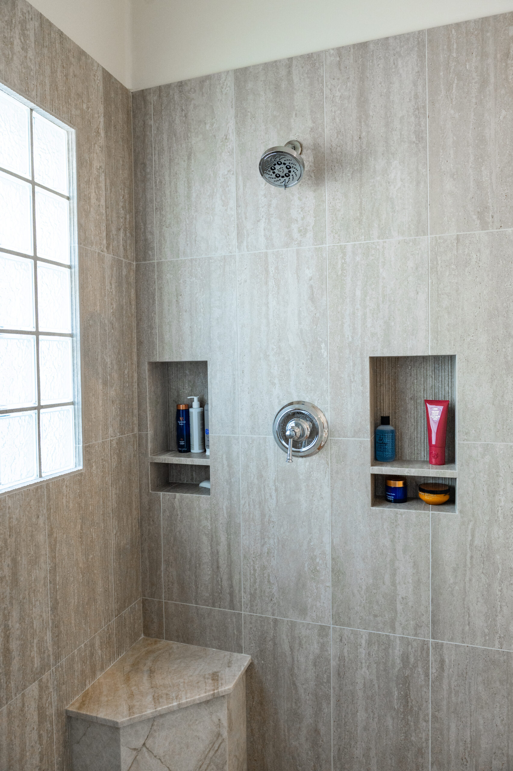 Bathroom2-HummingbirdLn-11-scaled
