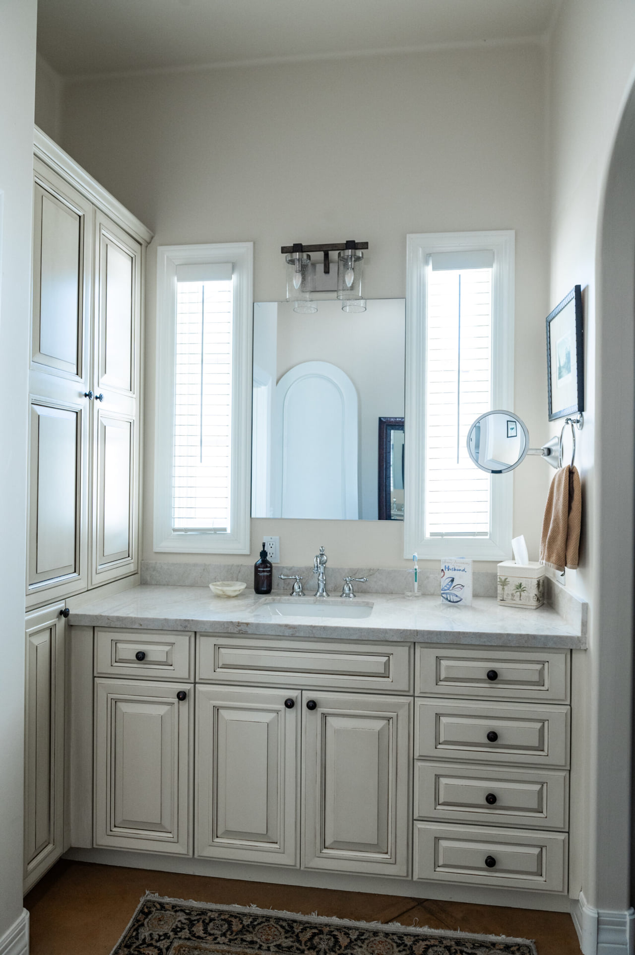Bathroom2-HummingbirdLn-15-scaled