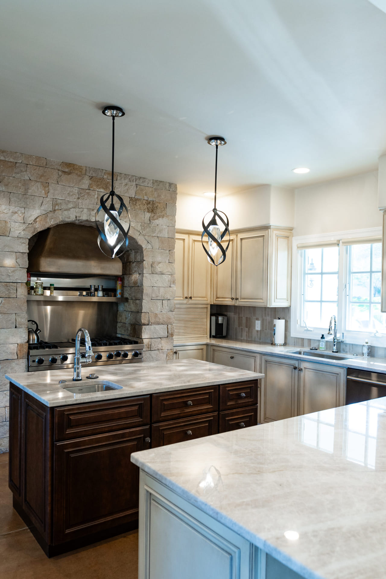 Kitchen-HummingbirdLn-04-1-scaled (1)