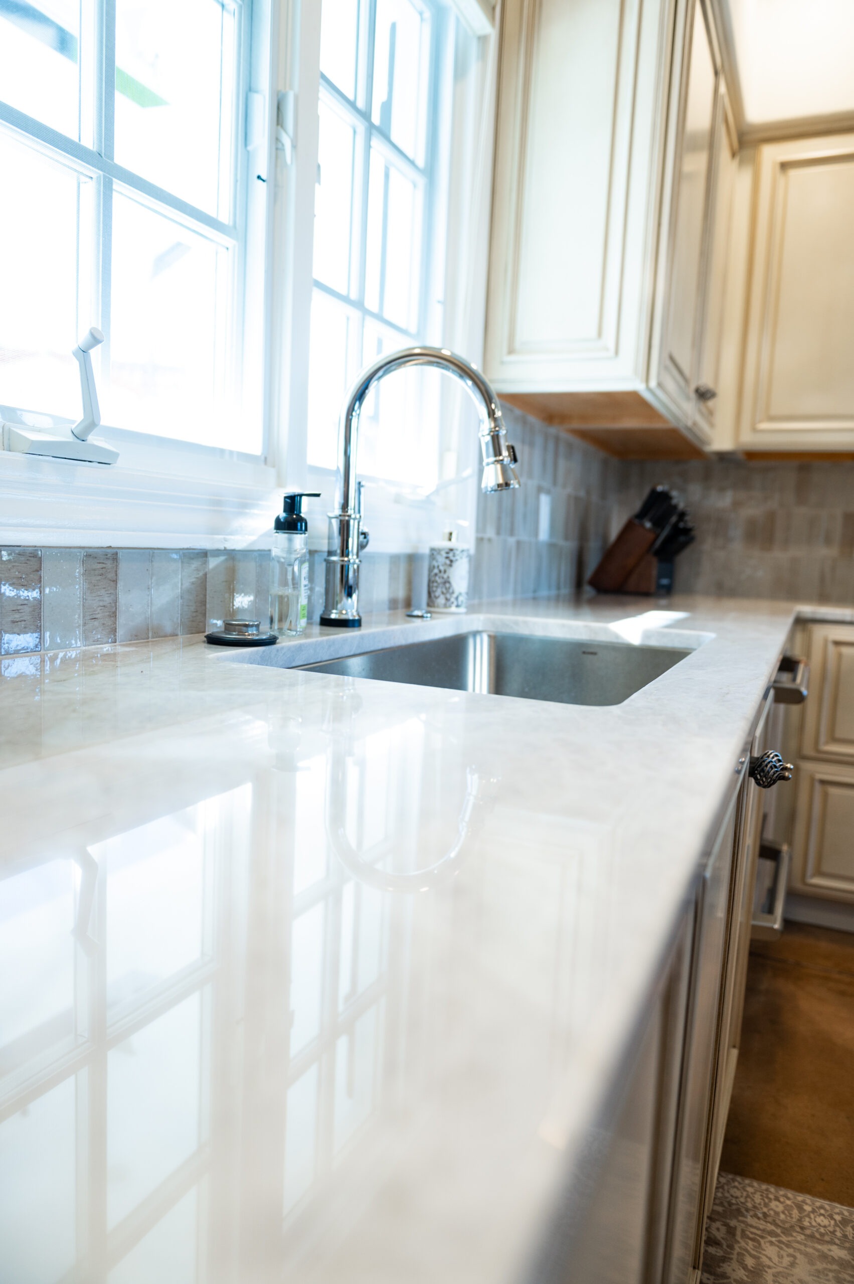 Kitchen-HummingbirdLn-13-scaled